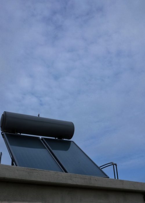solar-panel-on-the-roof-of-the-bathhouse_t20_3wbJzB